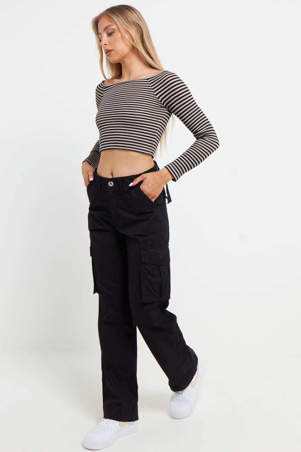 Adjustable waist wide-leg cargo pants in Black
