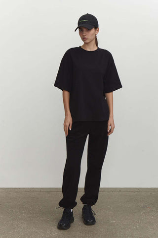 Essential T-Shirt Oversized in Black