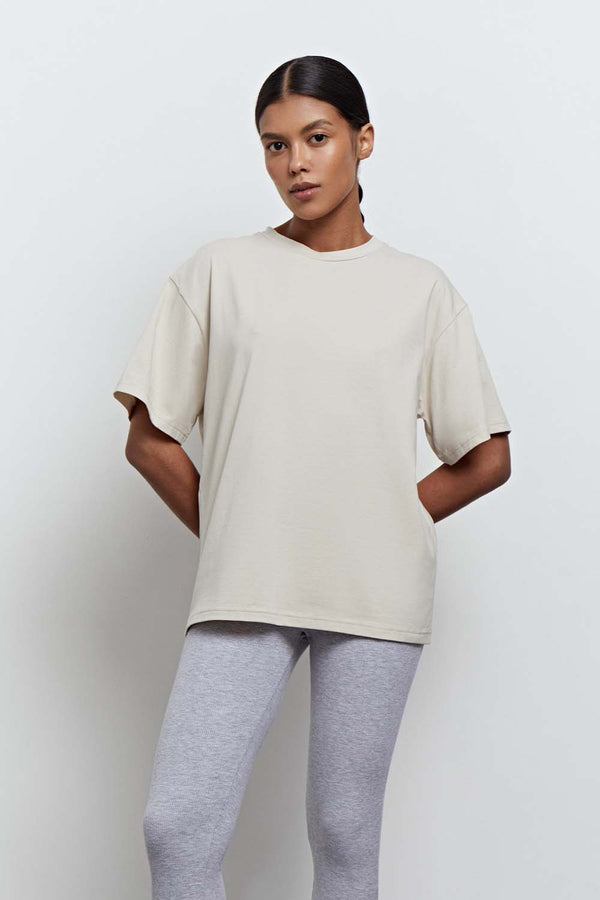 Essential T-Shirt Oversized in Creamy